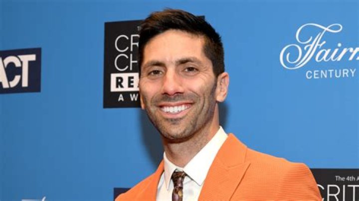 How tall is Nev from catfish?