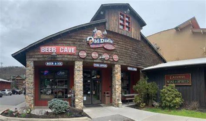 Is gatlinburg a dry county?