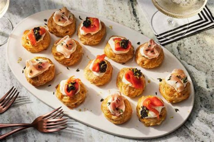 Is hors d’oeuvres one word?