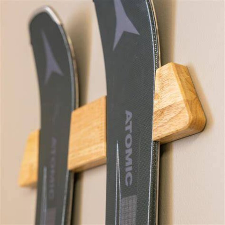 Is it bad to hang skis by the tips?