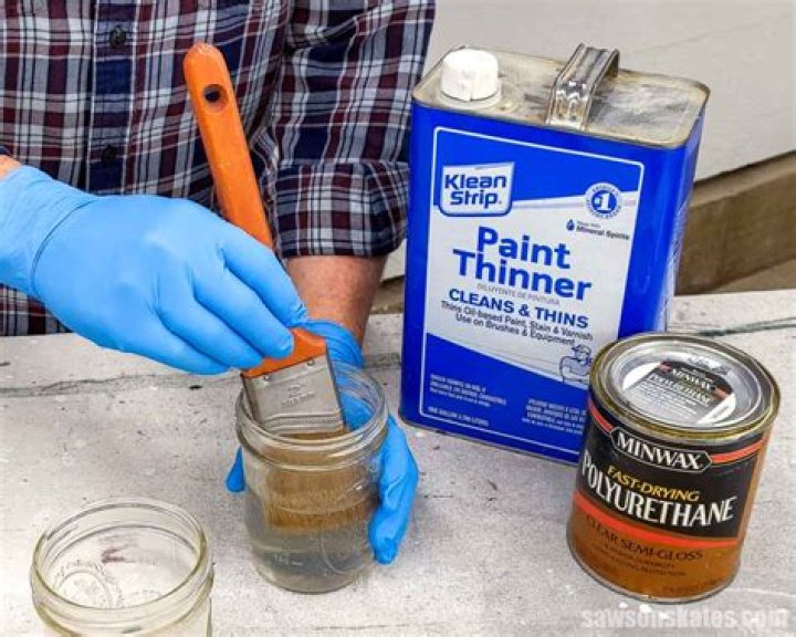 Is paint thinner same as paint remover?