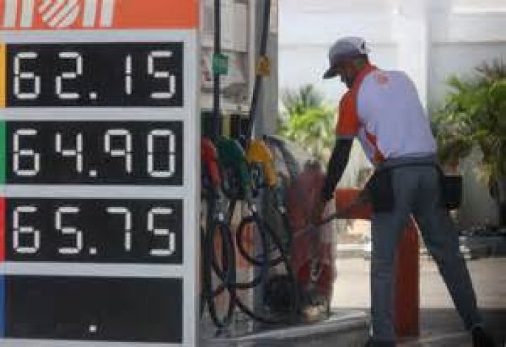 Is smelling gasoline a sign of a seizure?