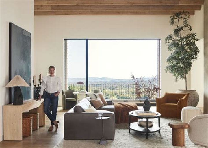 Is there a Crate and Barrel in the UK?
