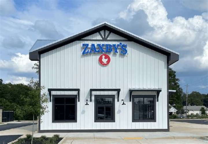 What age does Zaxby’s hire?
