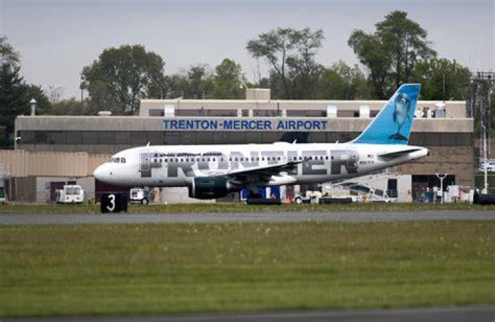 What airlines fly out of Trenton?