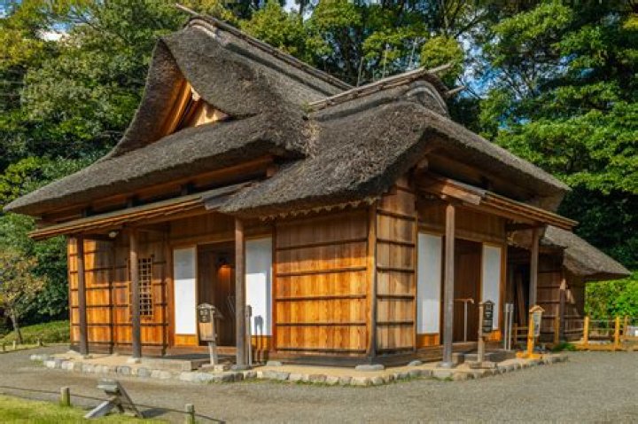 What are the Yokuts houses called?