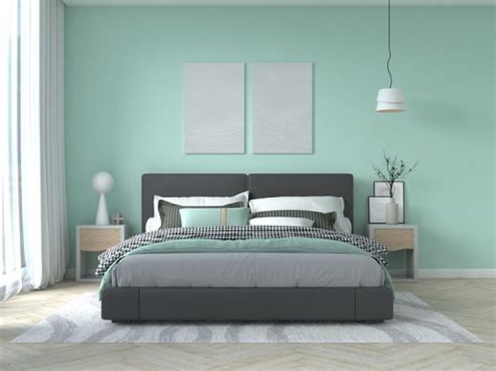 What color bedding goes with mint green walls?