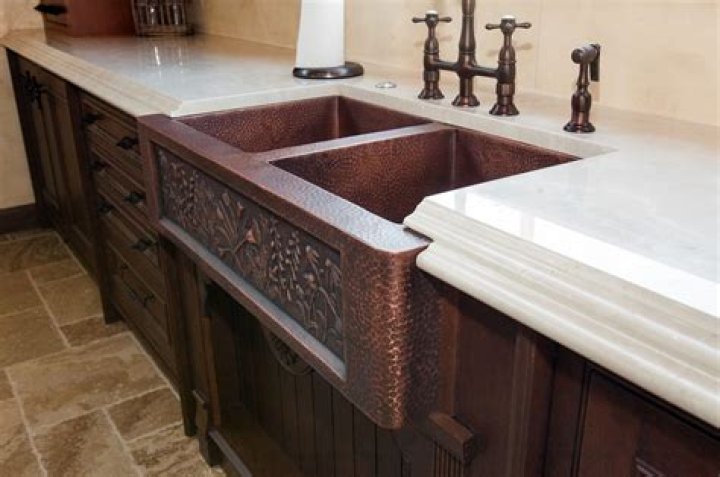 What color faucet goes with copper sink?