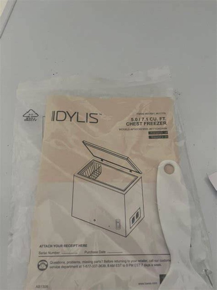 What company makes Idylis freezers?