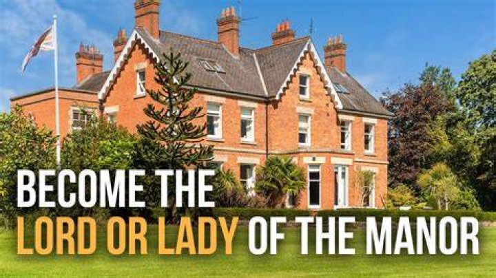 What does lady of the manor mean?