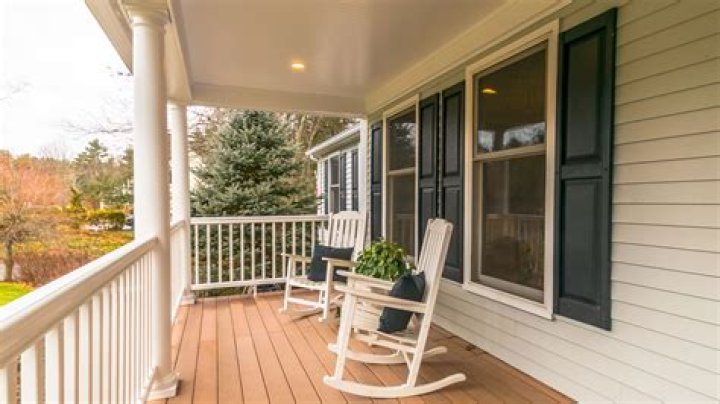 What does porch pickup mean on Facebook?