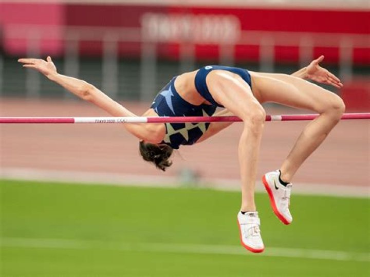 What is a good high school high jump for a girl?