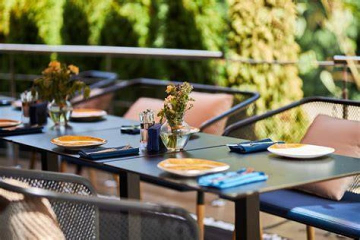 What is outdoor dining called?