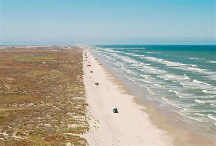 What is the closest ocean beach to st louis mo?
