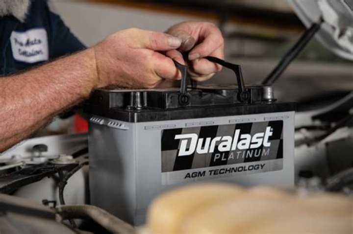 What kind of battery does a Ford Taurus take?