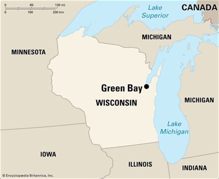 What parallel is Green Bay WI?