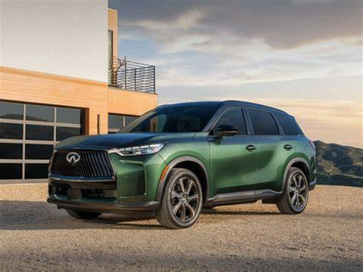 What song is in the new Infiniti commercial?