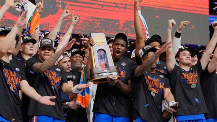 When did Syracuse win the national championship in basketball?