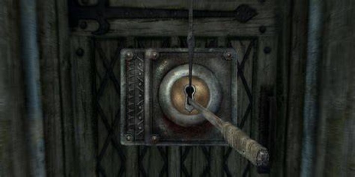where can i buy lockpicks in skyrim?