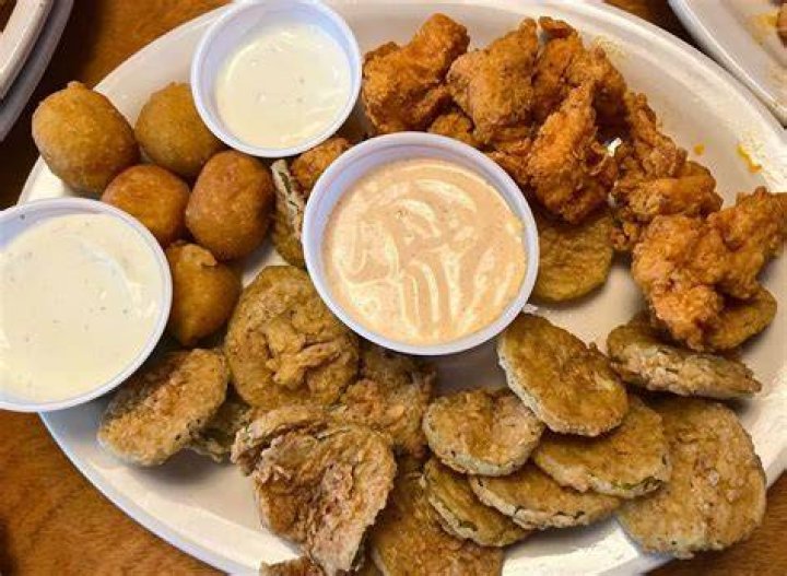 Which appetizers are offered at Texas Roadhouse?