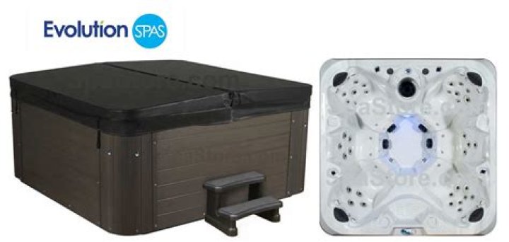 Who makes Costco evolution spas?