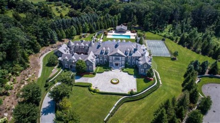 Who owns 18 Frick Drive Alpine NJ?