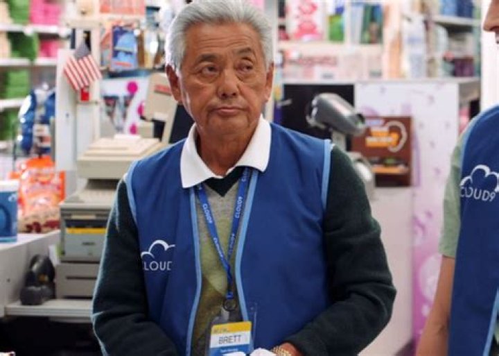Who plays Sal on superstore?