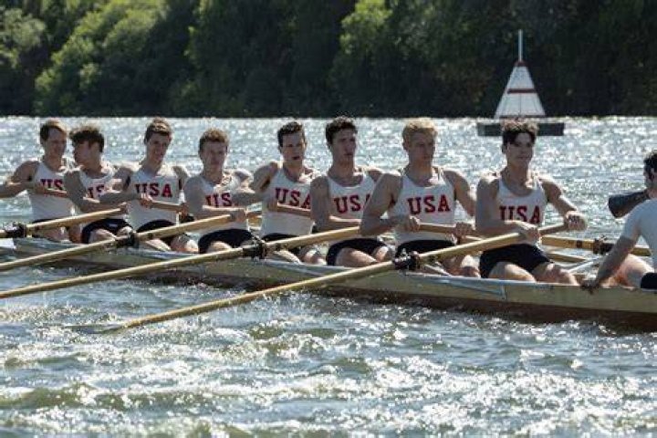 Why did Joe Rantz join the rowing team?