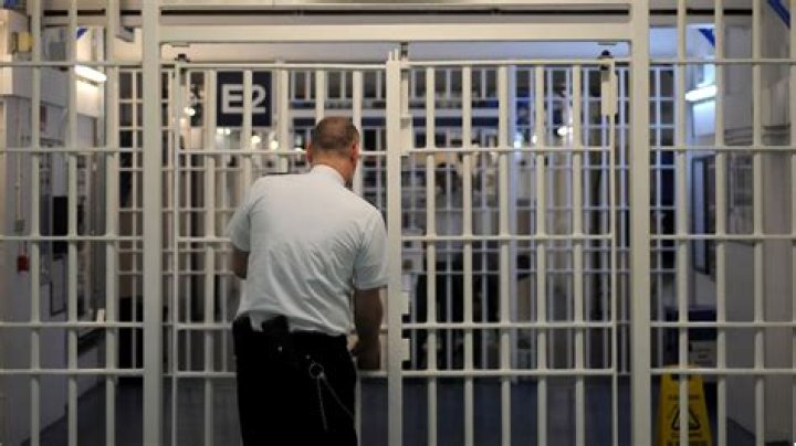 Why did prisoners try to stay out of IDEK the Kapo way?
