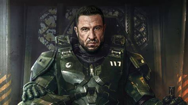 Why is Master Chief falling from the sky in Halo 3?