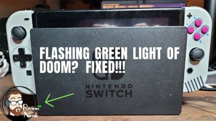 Why is my Nintendo switch dock light flashing?